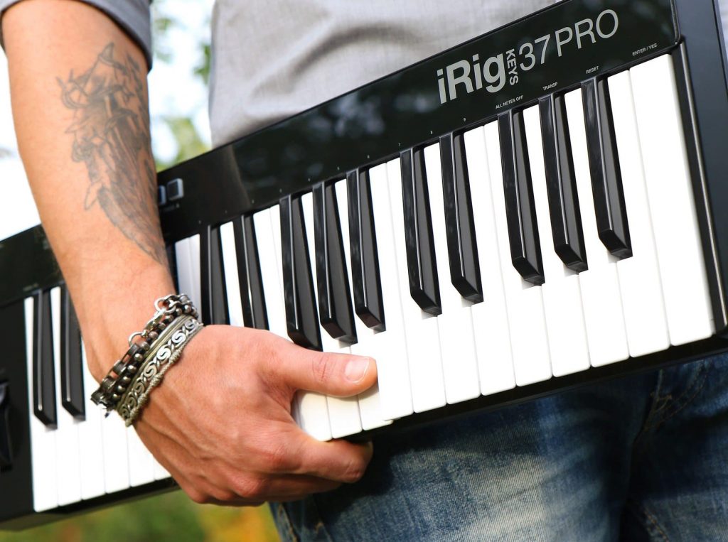 10 Incredible MIDI Keyboards for Logic Pro X — Producing Music Has Never Been So Convenient!