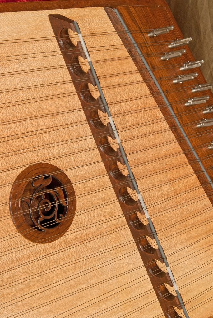 4 Best Hammered Dulcimers Reviewed in Detail (Aug. 2019)