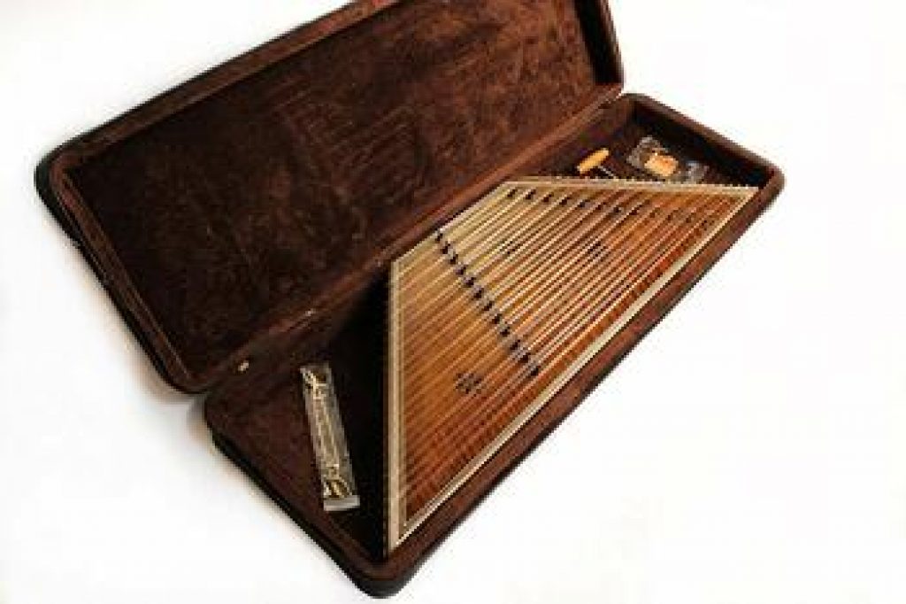 Sadeghi Goldar Santoor