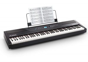 Beginner Digitalpiano mit 88 Hammer-Tasten und Begleitautomatik in schwarz matt 