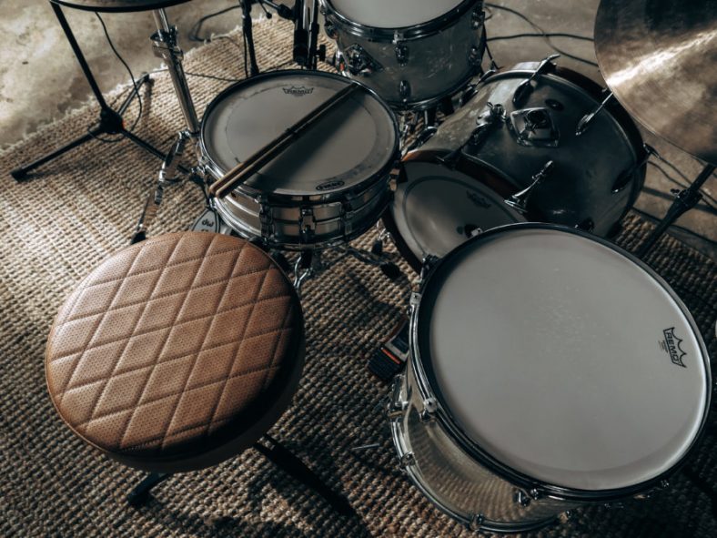 9 Best Drum Thrones for Back Problems Reviewed in Detail [Nov. 2020]