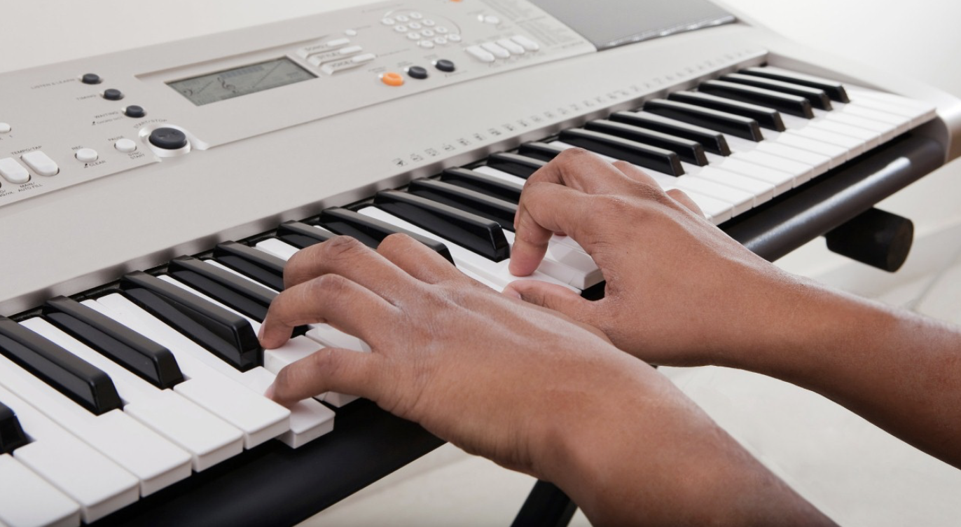 10 Best Sounding Digital Pianos for Beginners - Your First Steps in Music Theory