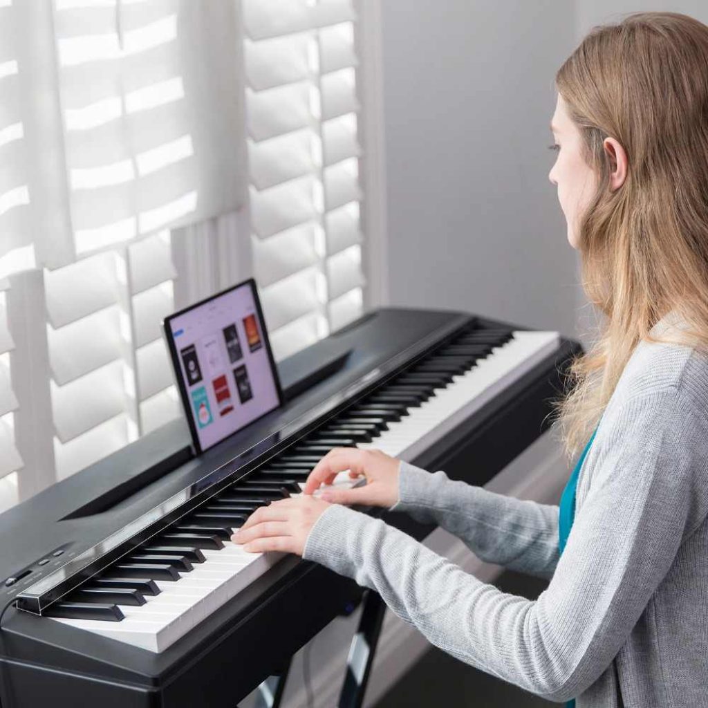 8 Best Digital Pianos under $2000 - Rich and Vivid Sound!