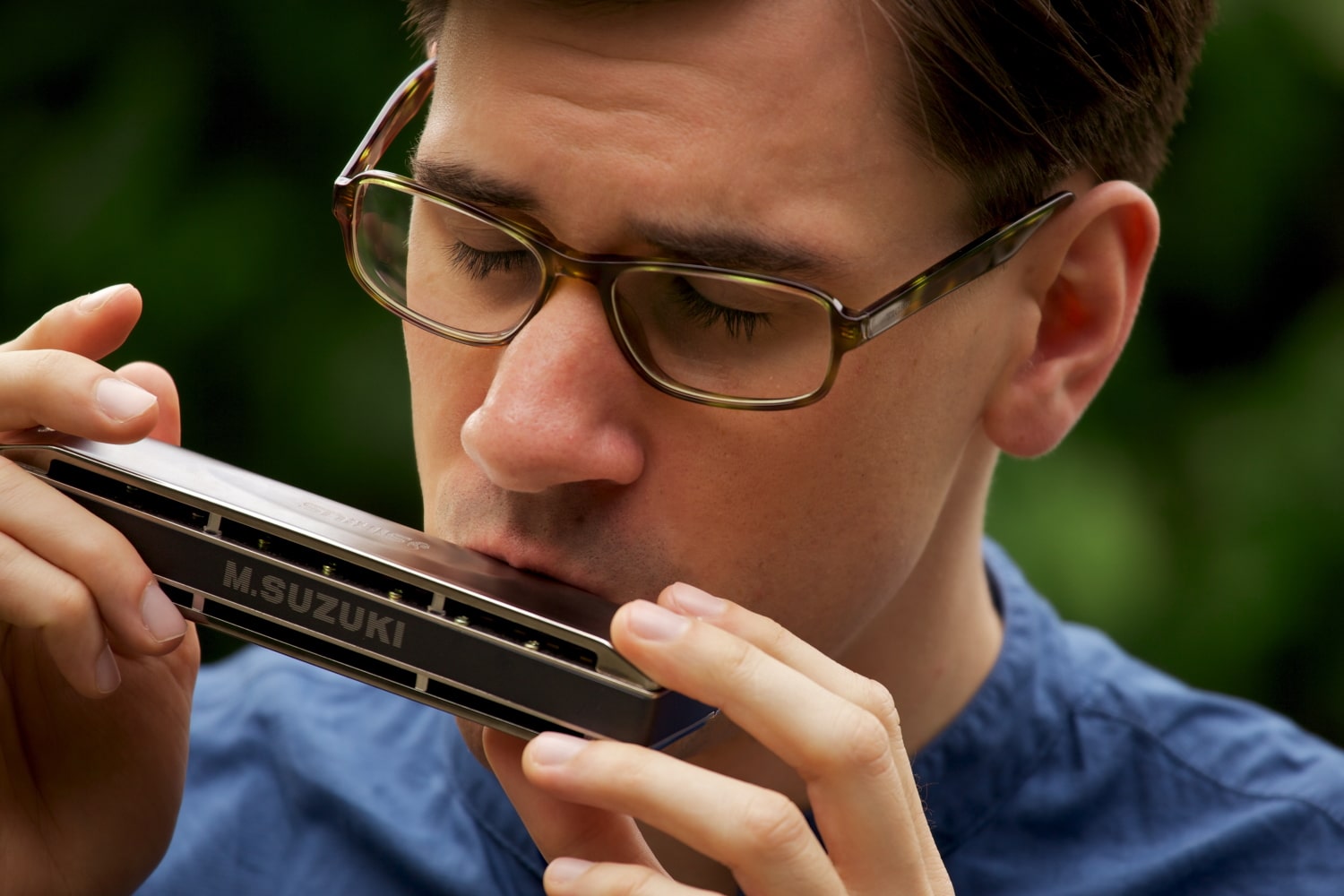 How to Play Harmonica Ultimate Beginner's Guide