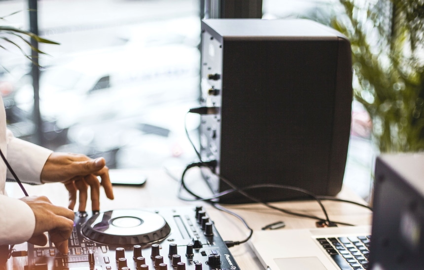 8 Best DJ Speakers for Any Party You Can Imagine