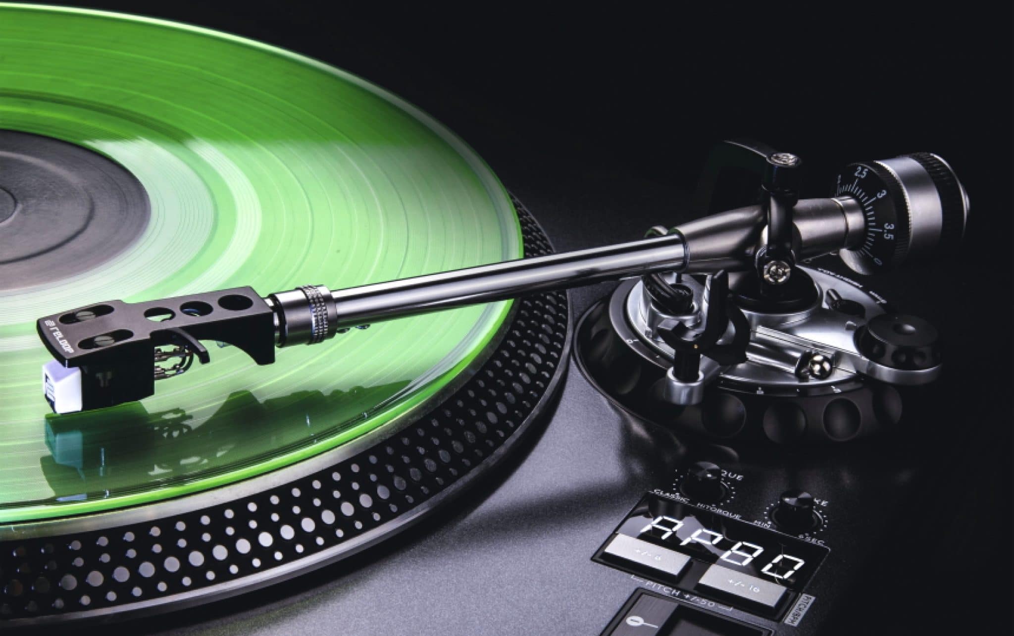 11 Best DJ Turntables Reviewed in Detail [Jun. 2020]