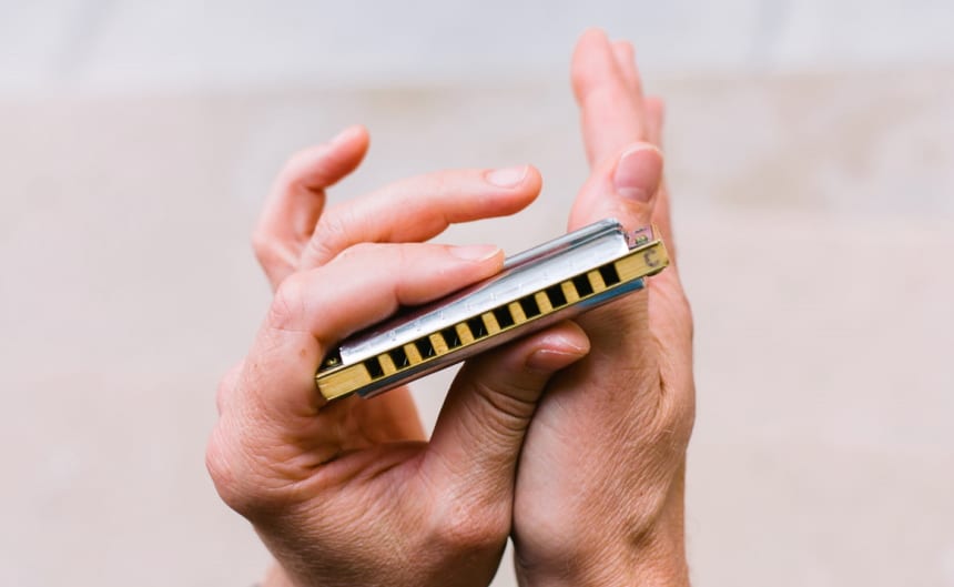 8 Best Online Harmonica Lessons – Become a Virtuoso in No Time!