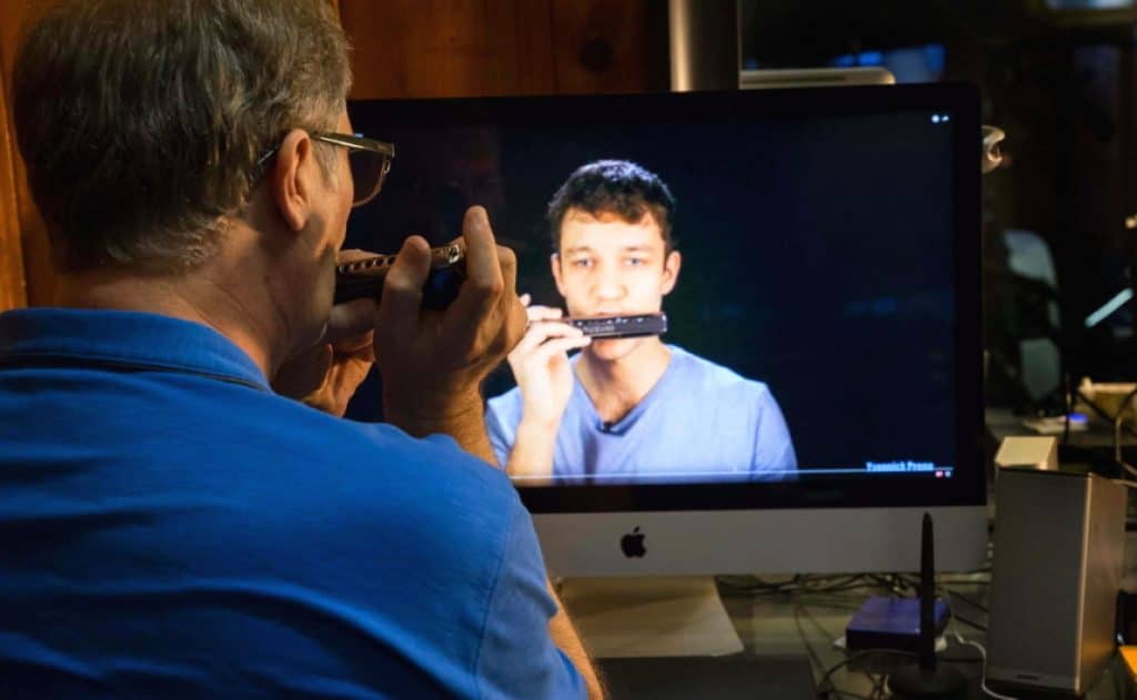 8 Best Online Harmonica Lessons Reviewed in Detail [Sept. 2020]