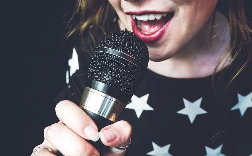 8 Outstanding Online Vocal Lessons - Become a Pro Singer with Ease