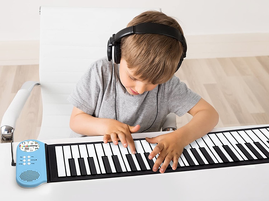 10 Amazing Toddler Pianos for Little Musicians to Be