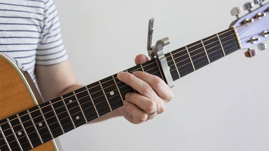 How to Use a Guitar Capo?