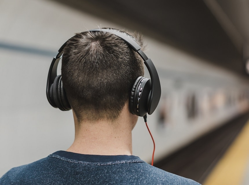 Headphone Open Back vs Closed Back: Pilih Suara Terbaik