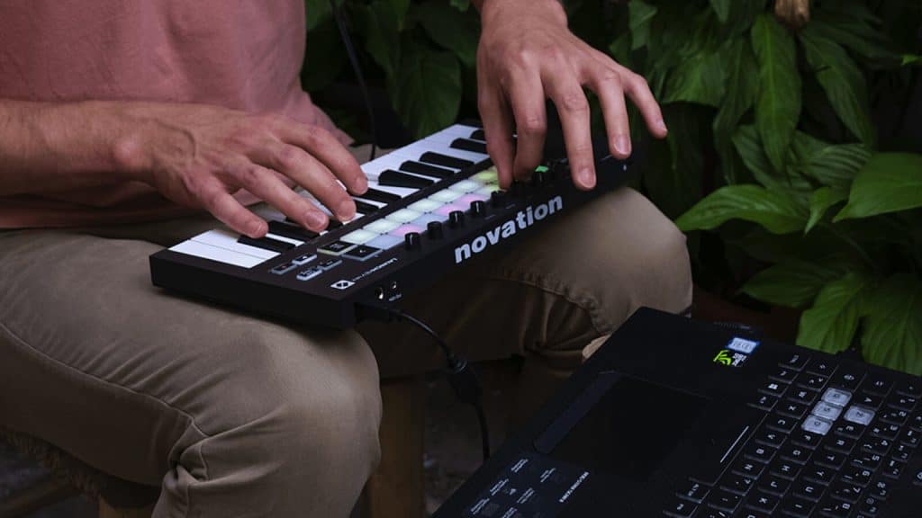 Top 8 MIDI Keyboards to Travel With – Get Portability Without Sacrificing Features