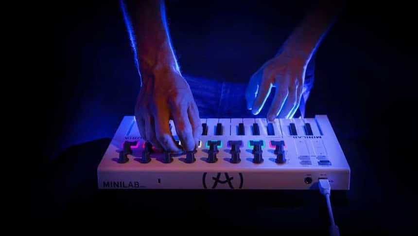 8 Best 25 Key MIDI Controllers for Any Situation!