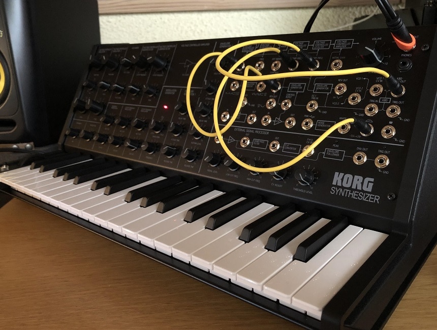 Synth vs Keyboard: Which One Should You Get?