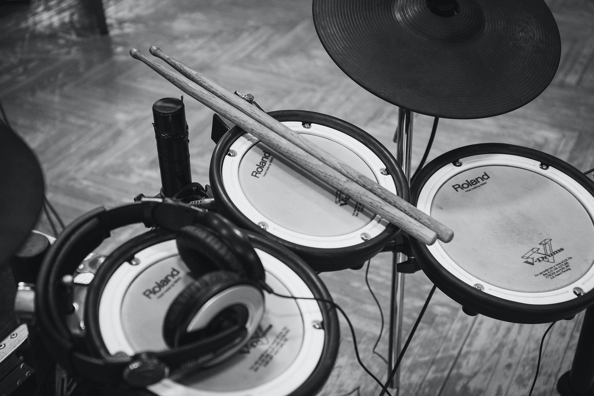 Best Electronic Drum Sets – Practice Your Drumming Without The Noise