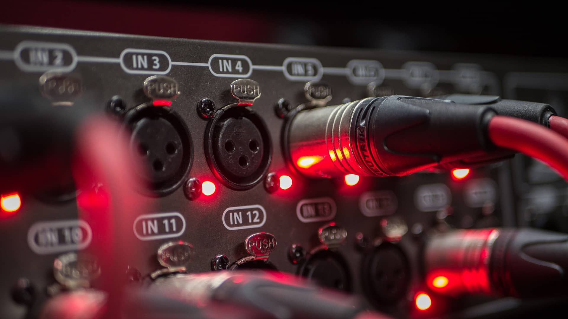 XLR vs. TRS - Which One Is Best For You?