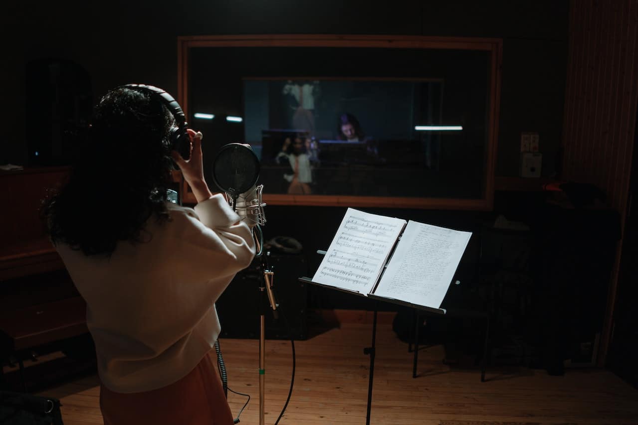 Become a Lyric Pro: Strategies on How to Memorize Song Lyrics